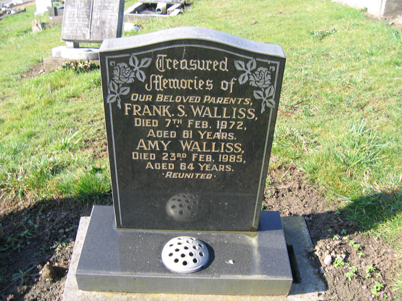 Frank & Amy Walliss M.I.